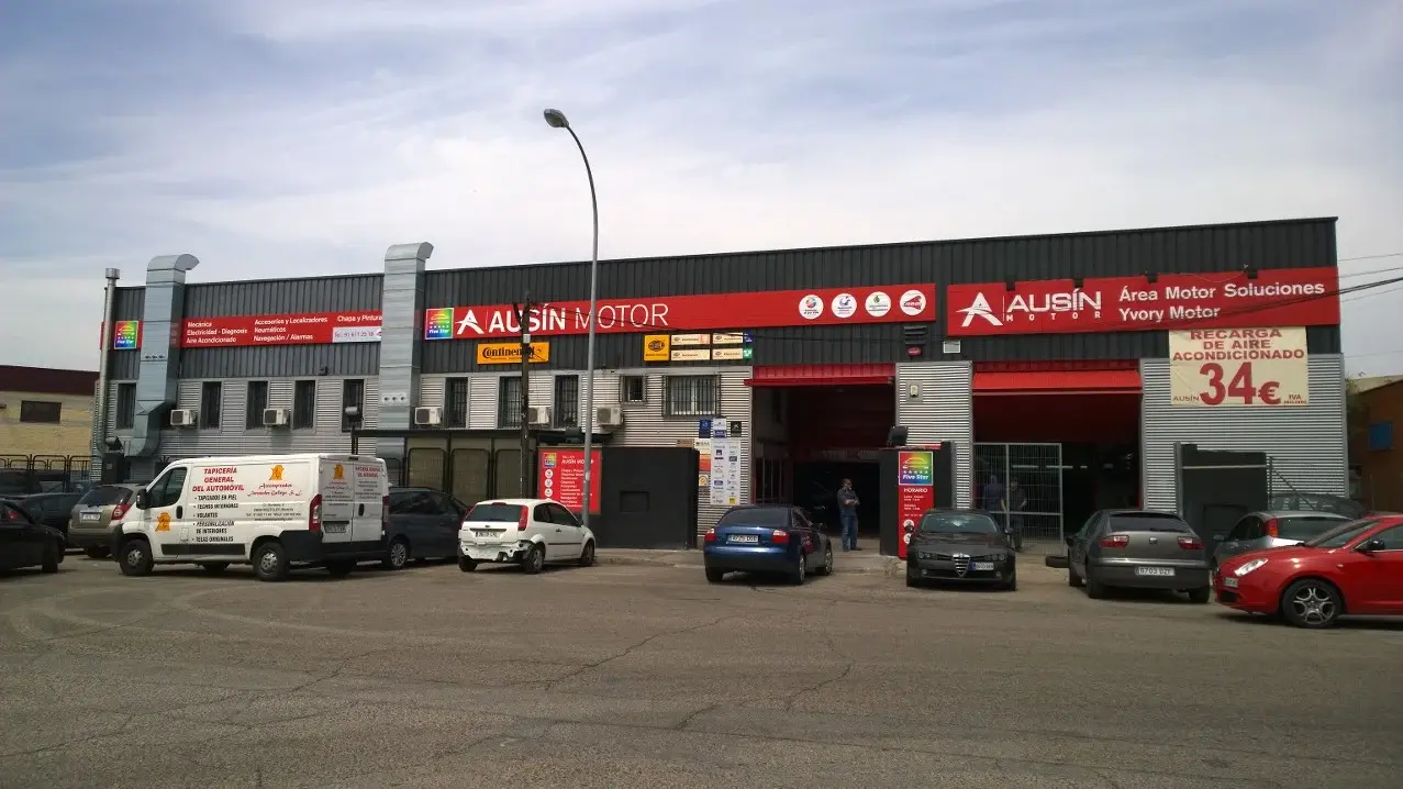 Fachada exterior de Ausin Motor